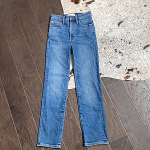Madewell Petite Perfect Vintage Jean in Maplewood Wash 23P